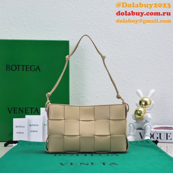 Fashion Club Bottega Veneta Cassette Intreccio 7741 Replica Bag