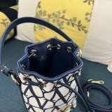 Designer VALENTINO GARAVANI V mini basket handbag