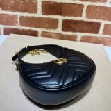 Gucci Best 699514 GG Marmont half-moon-shaped Replica bag