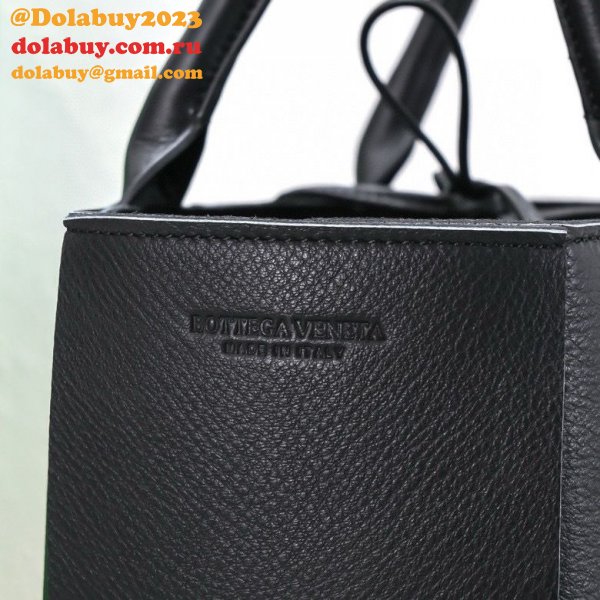 Luxury BOTTEGA VENETA Medium Arco Tote Bag 36CM